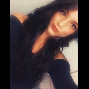 Meet your Posher, Elizabeth